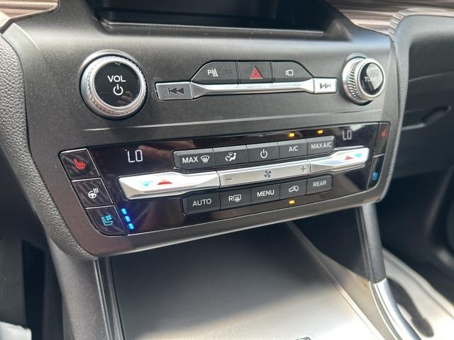 Photo of 2020 Blue Metallic Ford Explorer