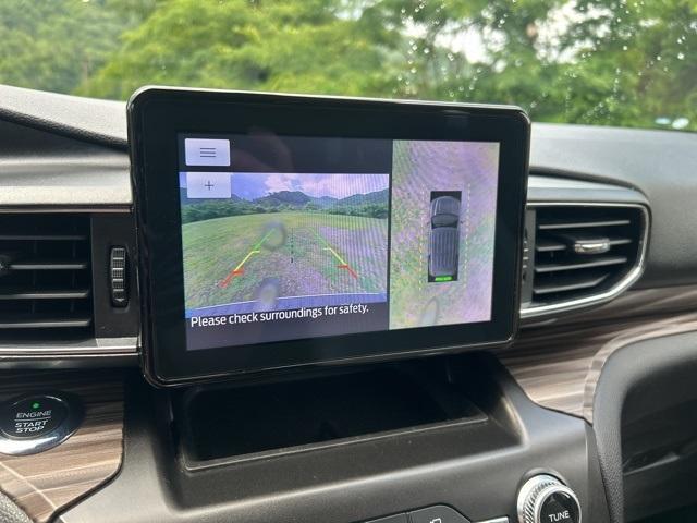 Photo of 2020 Blue Metallic Ford Explorer