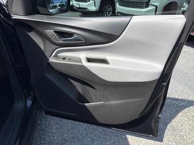 Photo of 2024 Mosaic Black Metallic Chevrolet Equinox