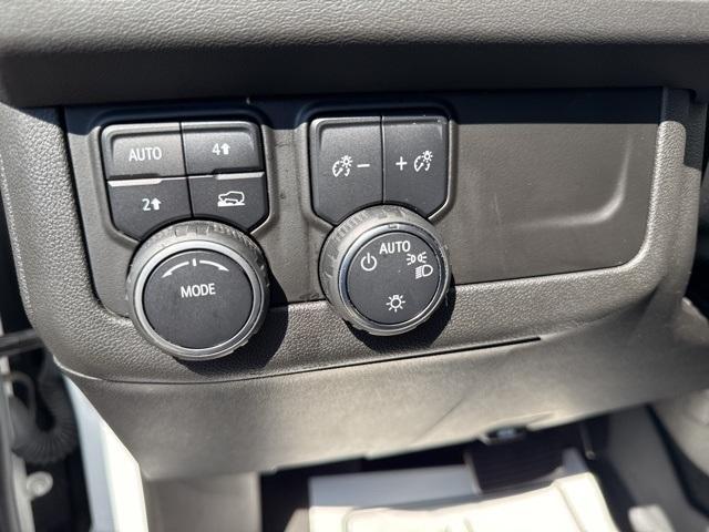 Photo of 2022 Summit White Chevrolet Tahoe