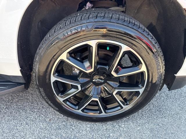 Photo of 2022 Summit White Chevrolet Tahoe