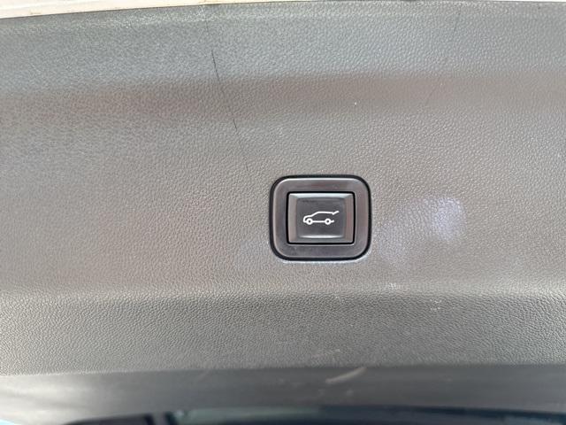 Photo of 2022 Summit White Chevrolet Tahoe