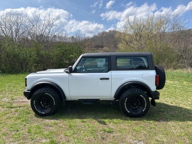 Photo of 2023 Oxford White Ford Bronco