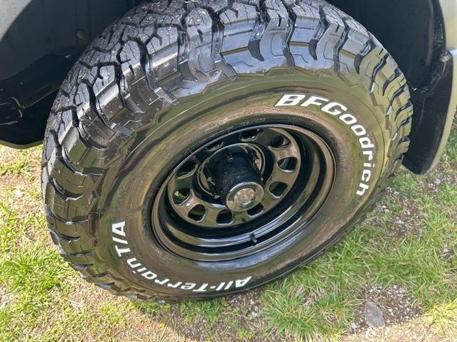 Photo of 2023 Oxford White Ford Bronco