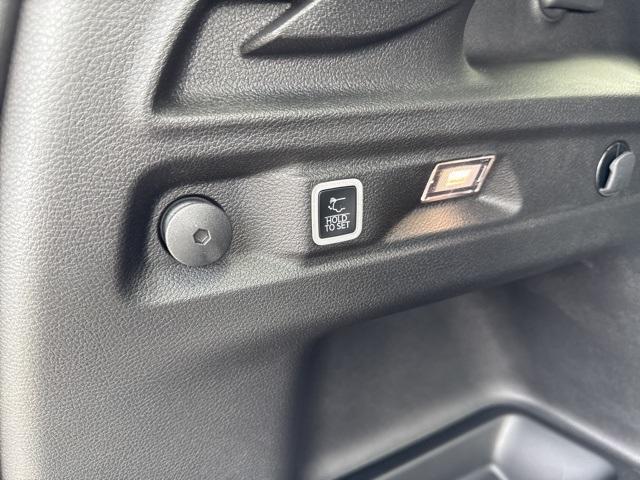 Photo of 2025 Bright White Clearcoat Jeep Grand Cherokee L