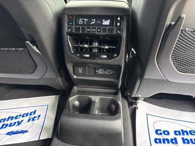 Photo of 2025 Bright White Clearcoat Jeep Grand Cherokee L