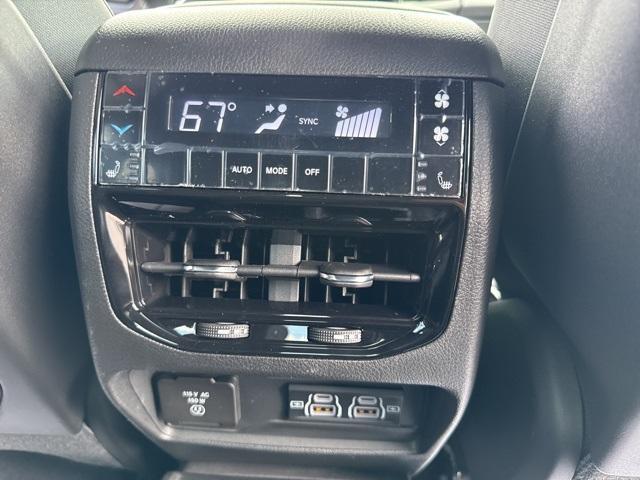Photo of 2025 Bright White Clearcoat Jeep Grand Cherokee L