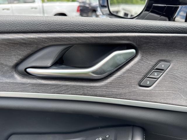 Photo of 2025 Bright White Clearcoat Jeep Grand Cherokee L