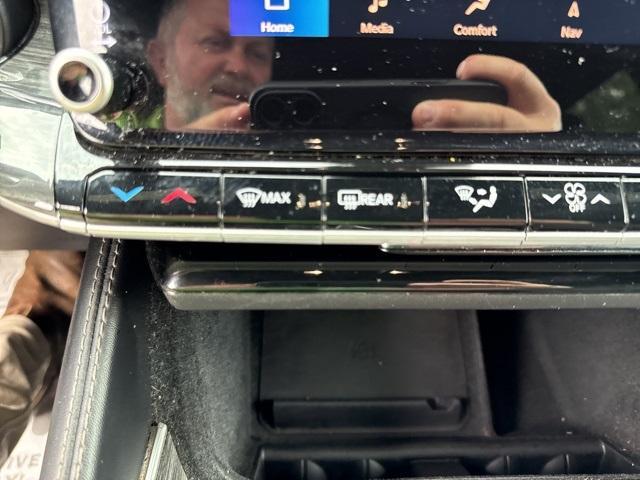 Photo of 2022 Diamond Black Jeep Wagoneer