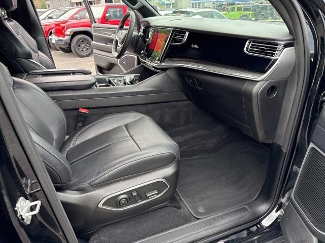 Photo of 2022 Diamond Black Jeep Wagoneer