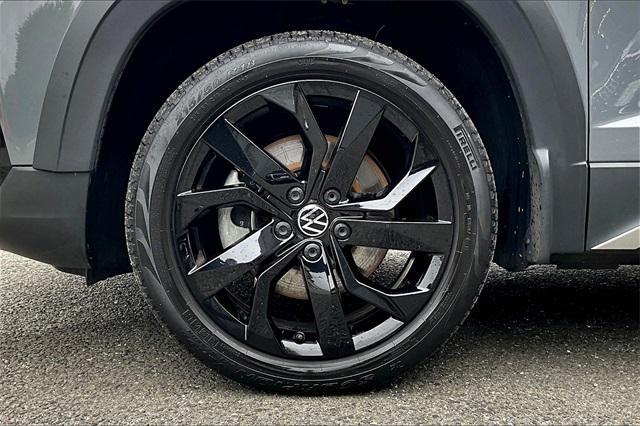 Photo of 2022 Pure Gray Volkswagen Taos