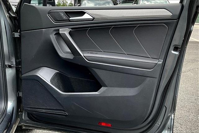 Photo of 2022 Platinum Gray Metallic Volkswagen Tiguan