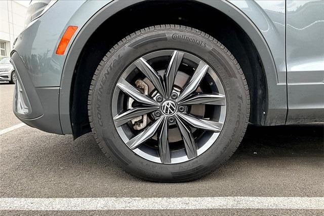 Photo of 2022 Platinum Gray Metallic Volkswagen Tiguan