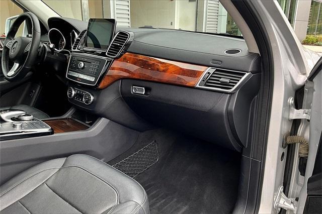 Photo of 2017 Diamond Silver Metallic Mercedes-Benz GLE 400