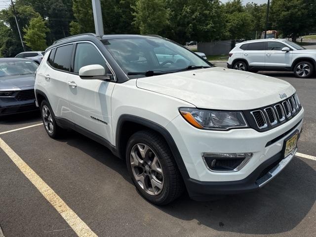 Photo of 2018 White Clearcoat Jeep Compass