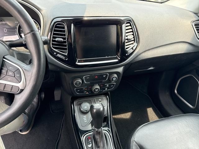 Photo of 2018 White Clearcoat Jeep Compass