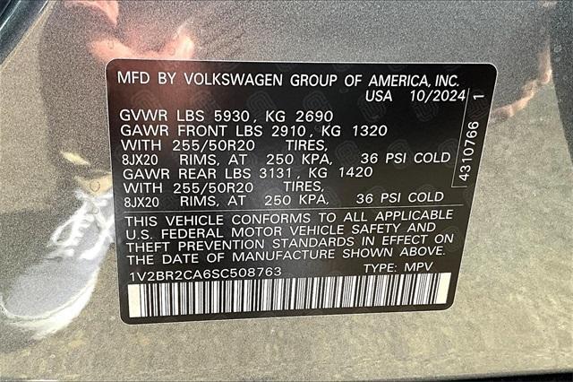 Photo of 2025 Opal White Pearl Effect Volkswagen Atlas Cross Sport