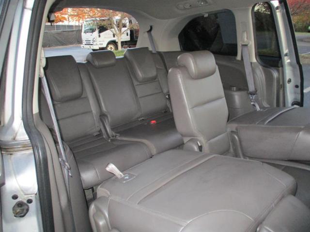 Photo of 2013 Alabaster Silver Metallic Honda Odyssey