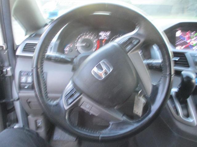 Photo of 2013 Alabaster Silver Metallic Honda Odyssey