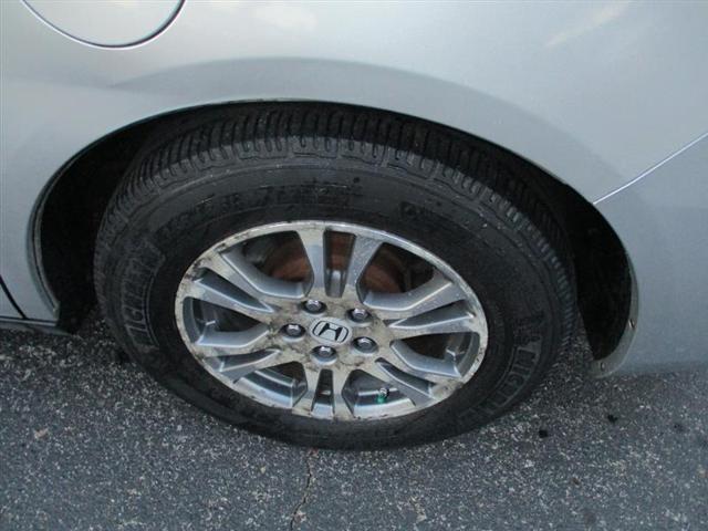 Photo of 2013 Alabaster Silver Metallic Honda Odyssey