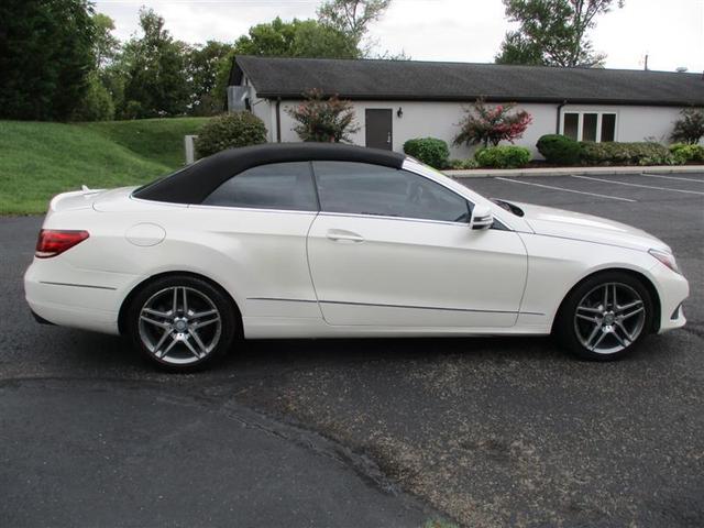 Photo of 2014 White Mercedes-Benz E-Class
