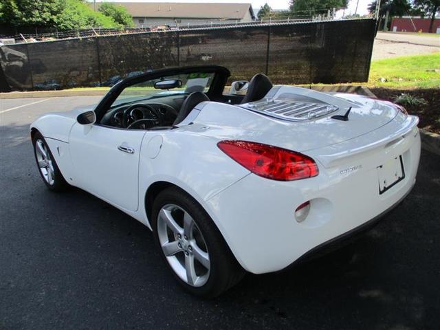 Photo of 2008 Pure (Summit White) Pontiac Solstice