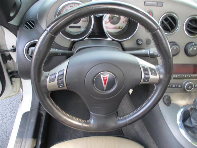 Photo of 2008 Pure (Summit White) Pontiac Solstice