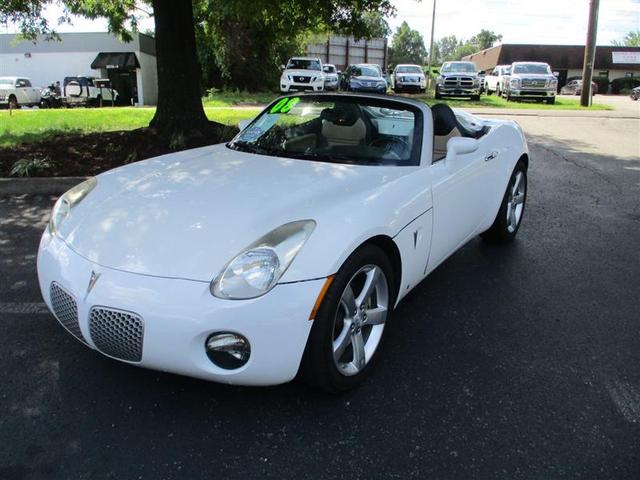 Photo of 2008 Pure (Summit White) Pontiac Solstice