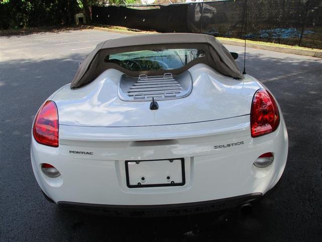 Photo of 2008 Pure (Summit White) Pontiac Solstice