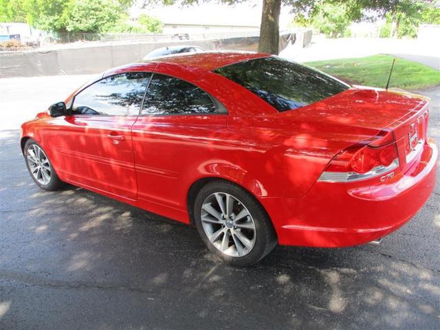 Photo of 2010 Passion Red Volvo C70