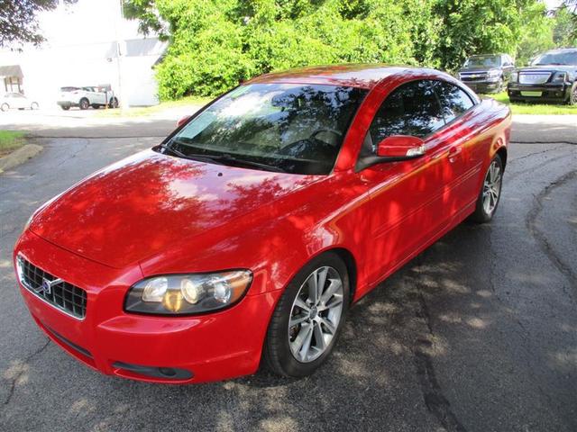Photo of 2010 Passion Red Volvo C70