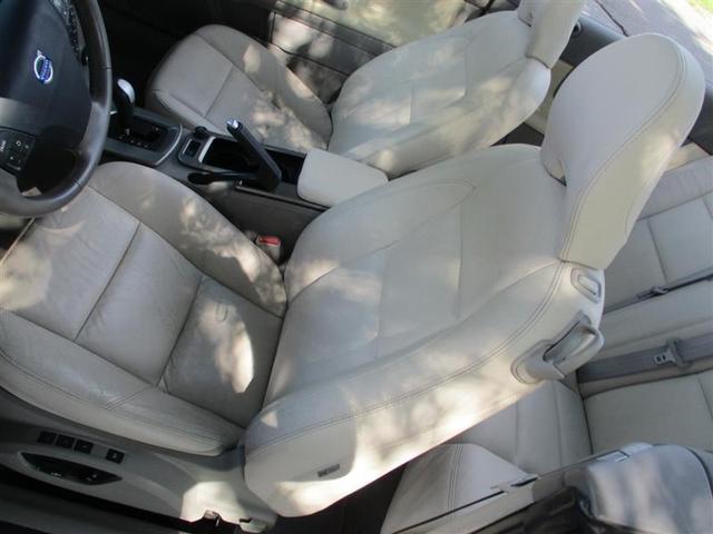 Photo of 2010 Passion Red Volvo C70
