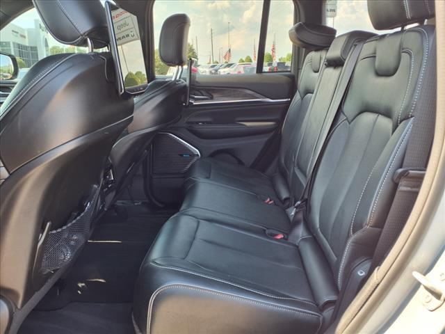 Photo of 2023 Silver Zynith Jeep Grand Cherokee