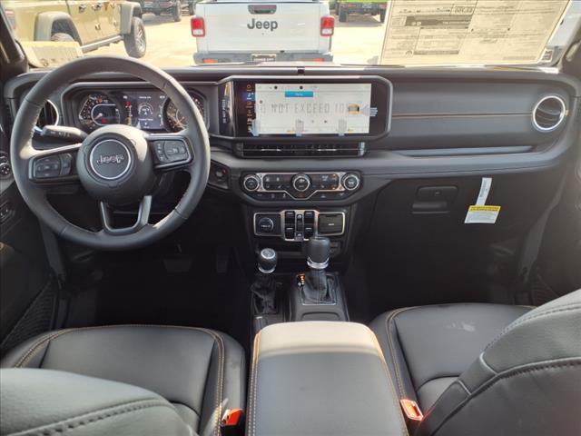 Photo of 2025 Anvil Clearcoat Jeep Gladiator