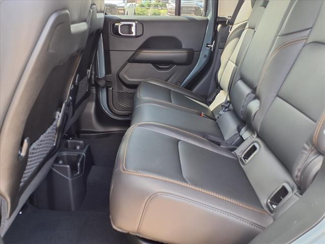 Photo of 2025 Anvil Clearcoat Jeep Gladiator