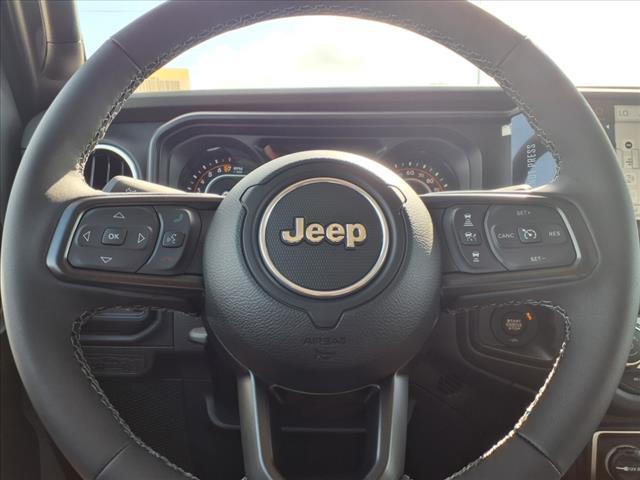 Photo of 2025 Anvil Clearcoat Jeep Gladiator