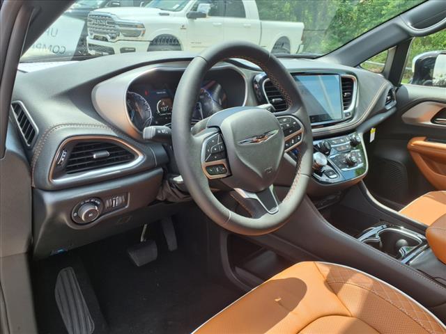 Photo of 2026 Diamond Black Chrysler Pacifica