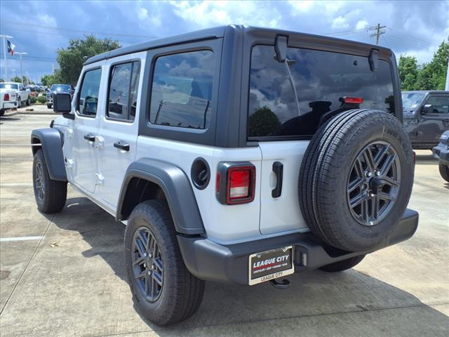 Photo of 2025 Bright White Clearcoat Jeep Wrangler
