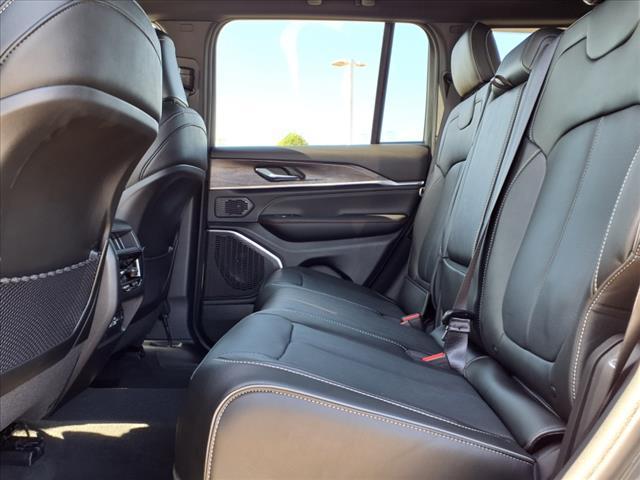 Photo of 2025 Metallic Jeep Grand Cherokee