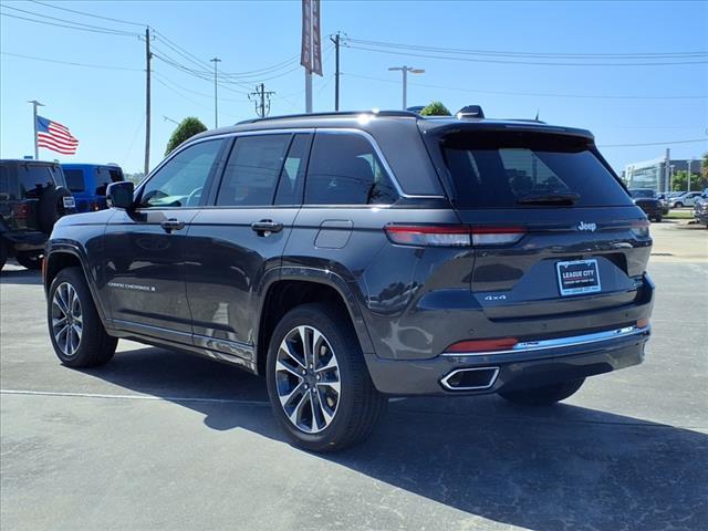 Photo of 2025 Metallic Jeep Grand Cherokee