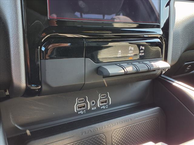 Photo of 2025 Diamond Black Crystal Pearlcoat RAM 1500