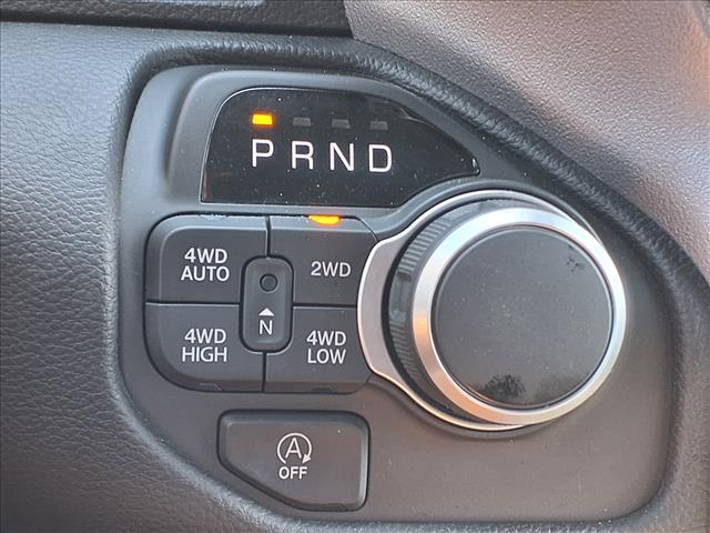Photo of 2025 Diamond Black Crystal Pearlcoat RAM 1500