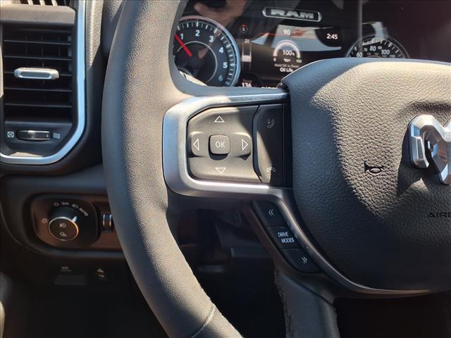 Photo of 2025 Diamond Black Crystal Pearlcoat RAM 1500