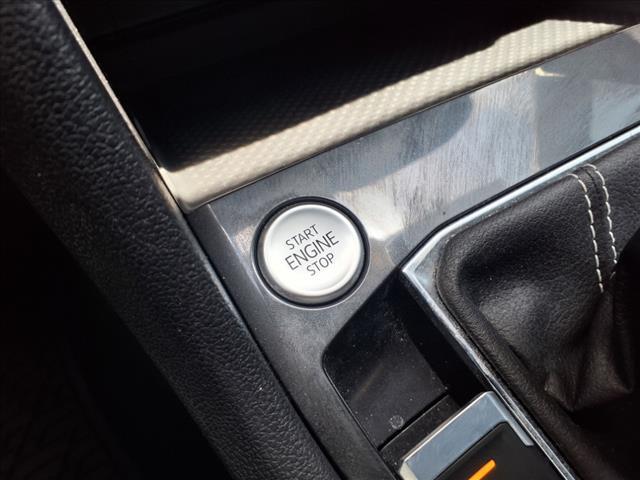 Photo of 2022 Gray Volkswagen Tiguan