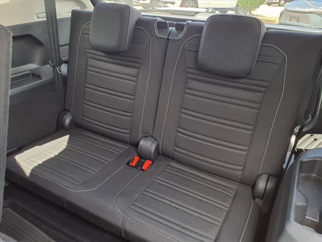 Photo of 2022 Gray Volkswagen Tiguan