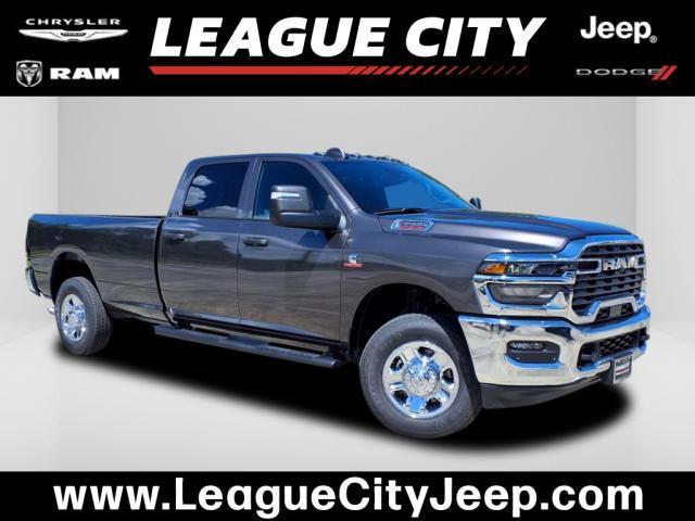 Photo of 2025 Granite Crystal Clearcoat Metallic RAM 3500