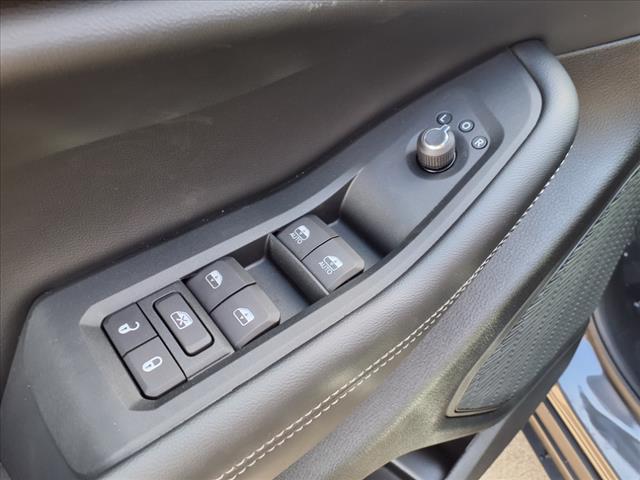Photo of 2025 Metallic Jeep Grand Cherokee L