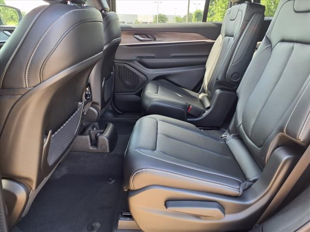 Photo of 2025 Metallic Jeep Grand Cherokee L