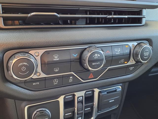 Photo of 2025 Granite Crystal Clearcoat Metallic Jeep Wrangler