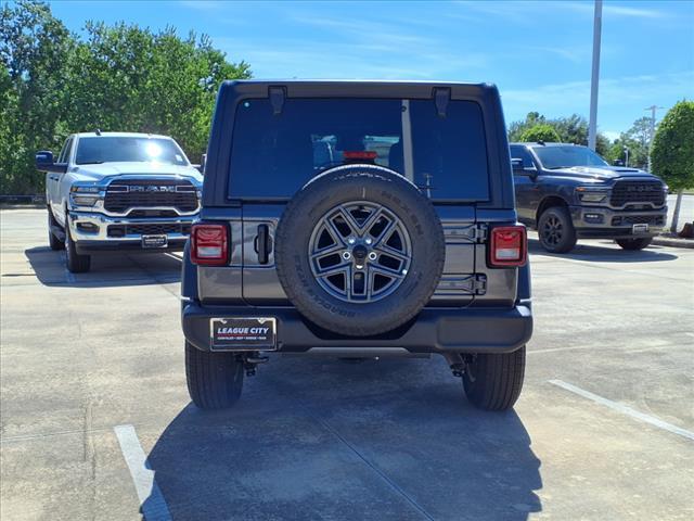 Photo of 2025 Granite Crystal Clearcoat Metallic Jeep Wrangler